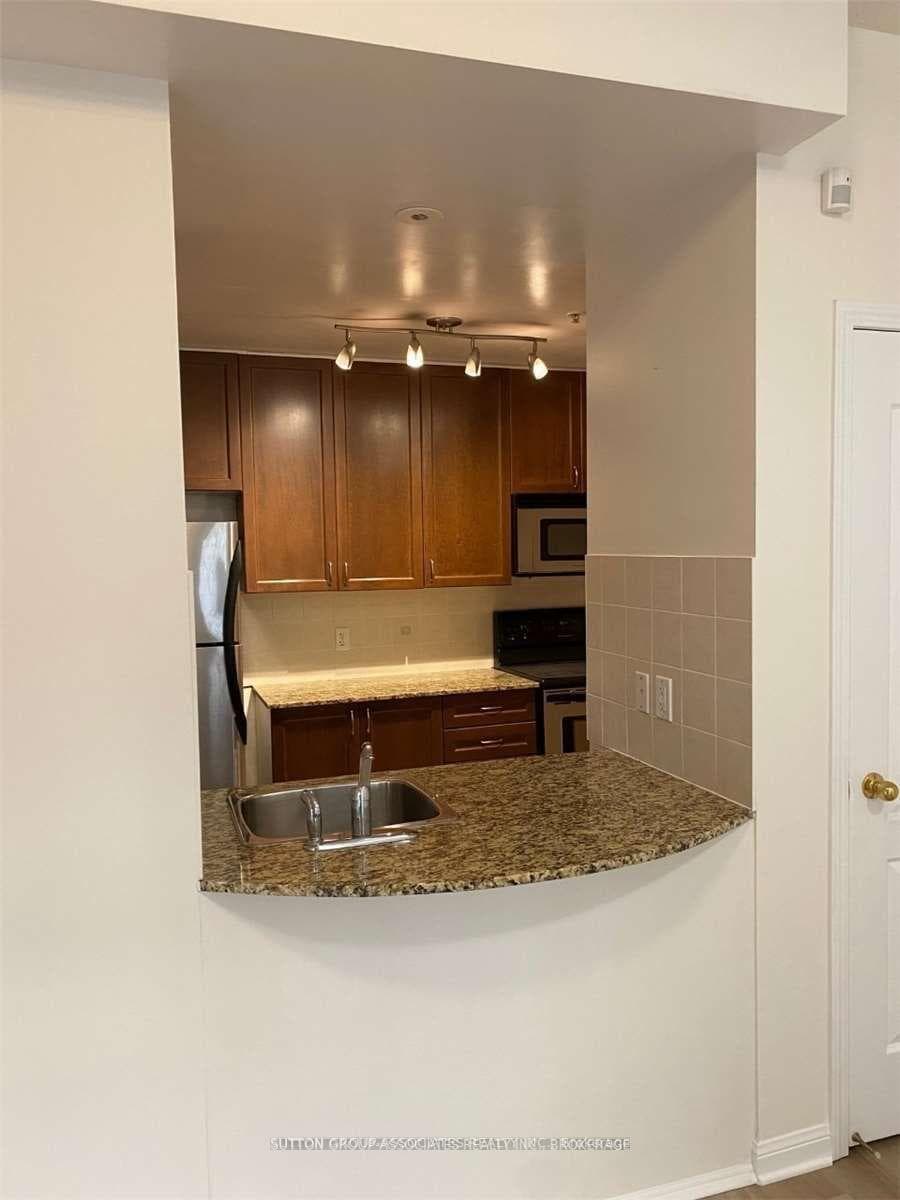 78 Carr Street Unit TH 38 photo 4