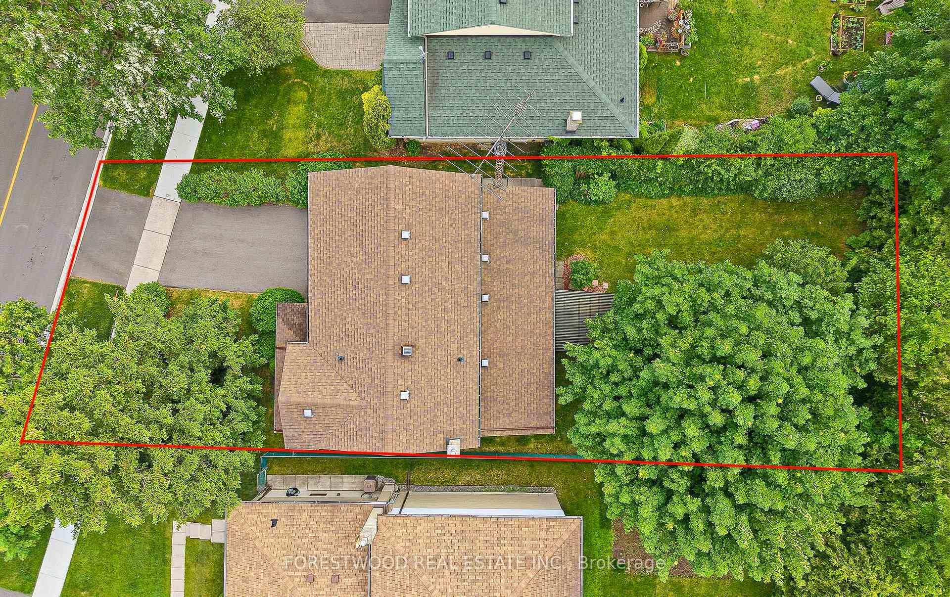 523 Hyacinthe Boulevard photo 47