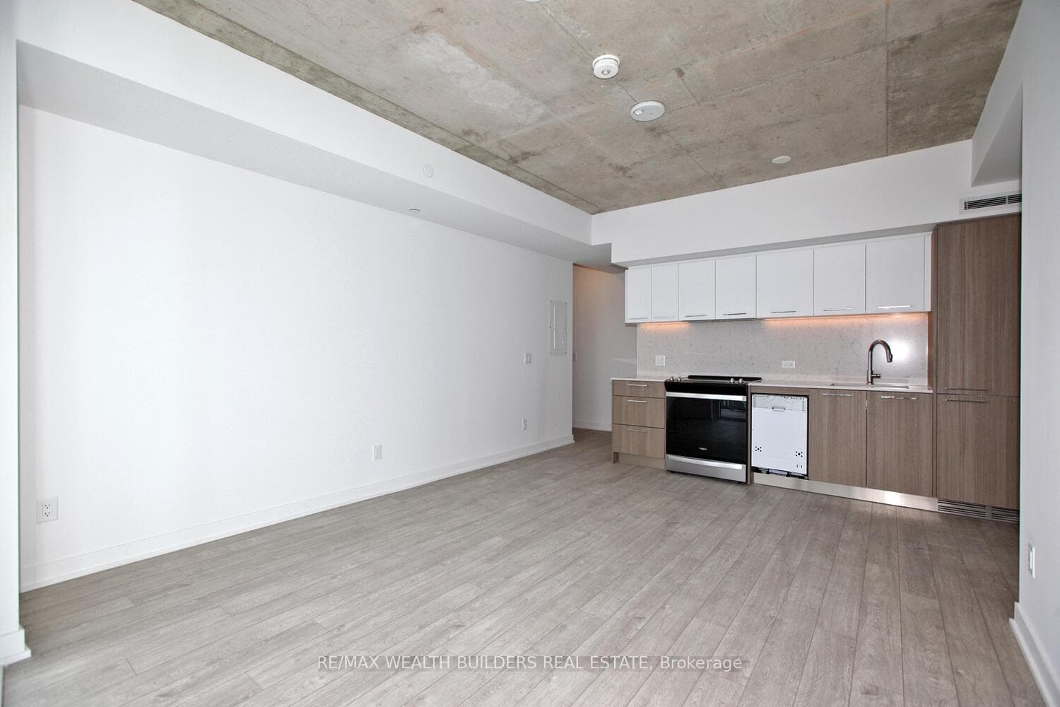 45 Baseball Place Unit 708 photo 4