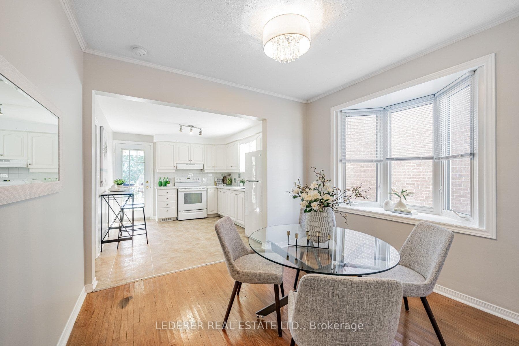 37 Simpson Avenue photo 14