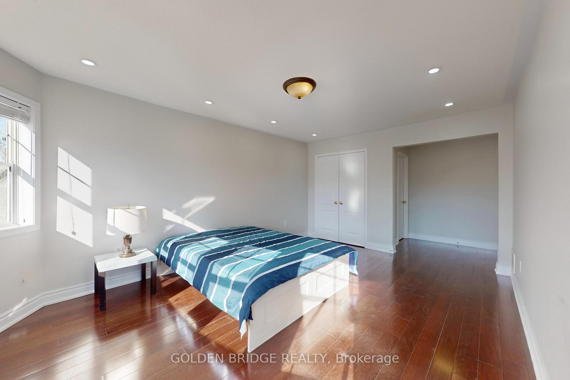 158 Worthington Avenue photo 27