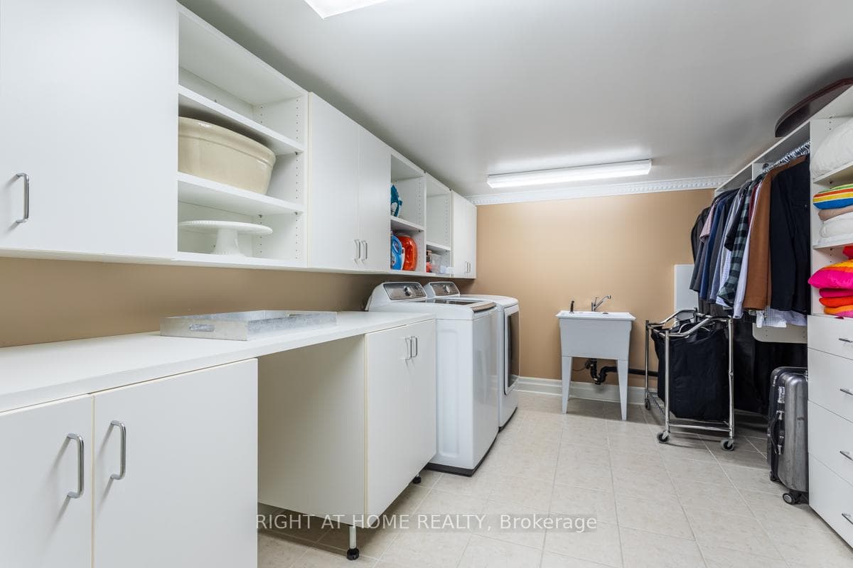 574 Oneida Drive photo 25