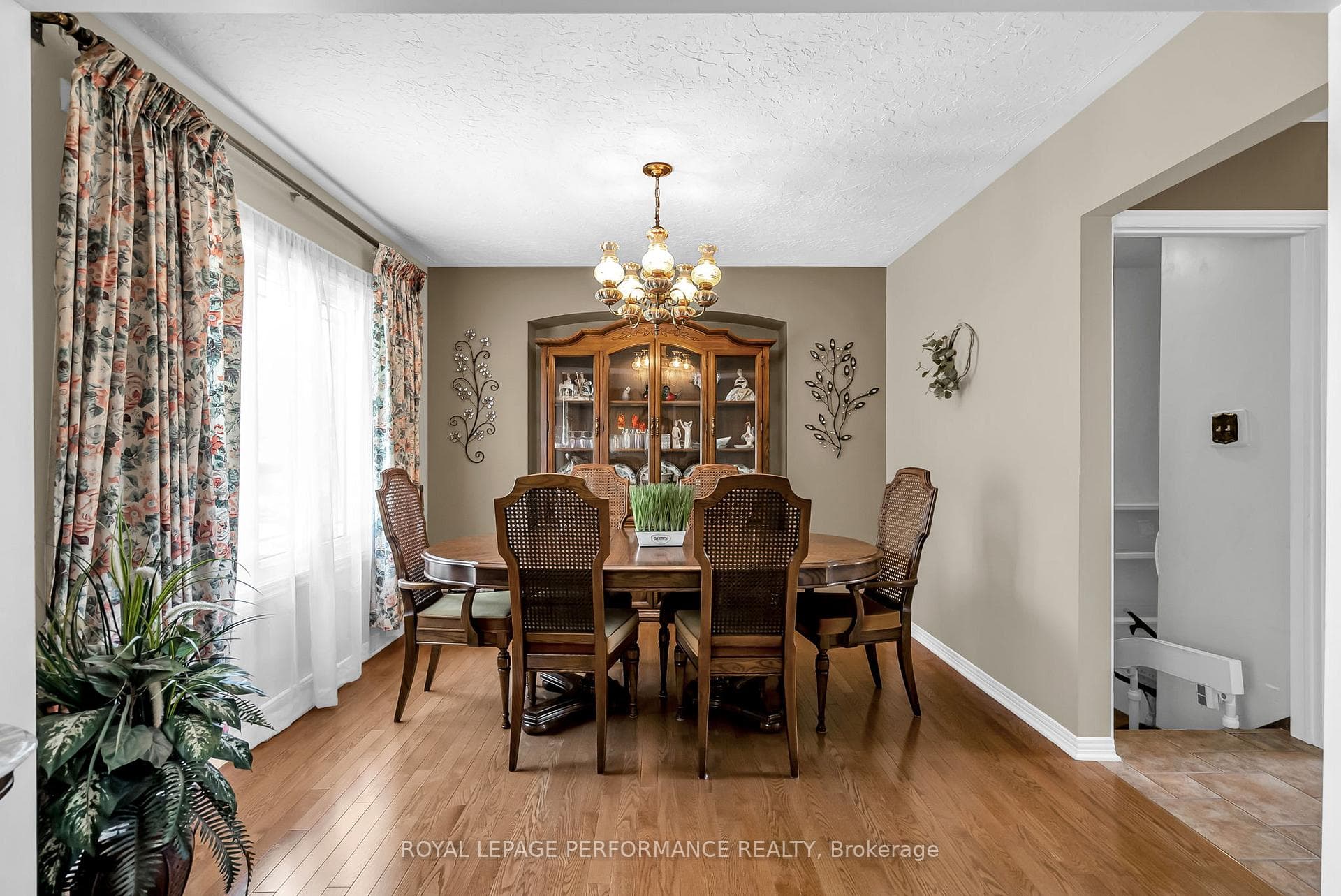 1781 Dewhurst Avenue photo 9