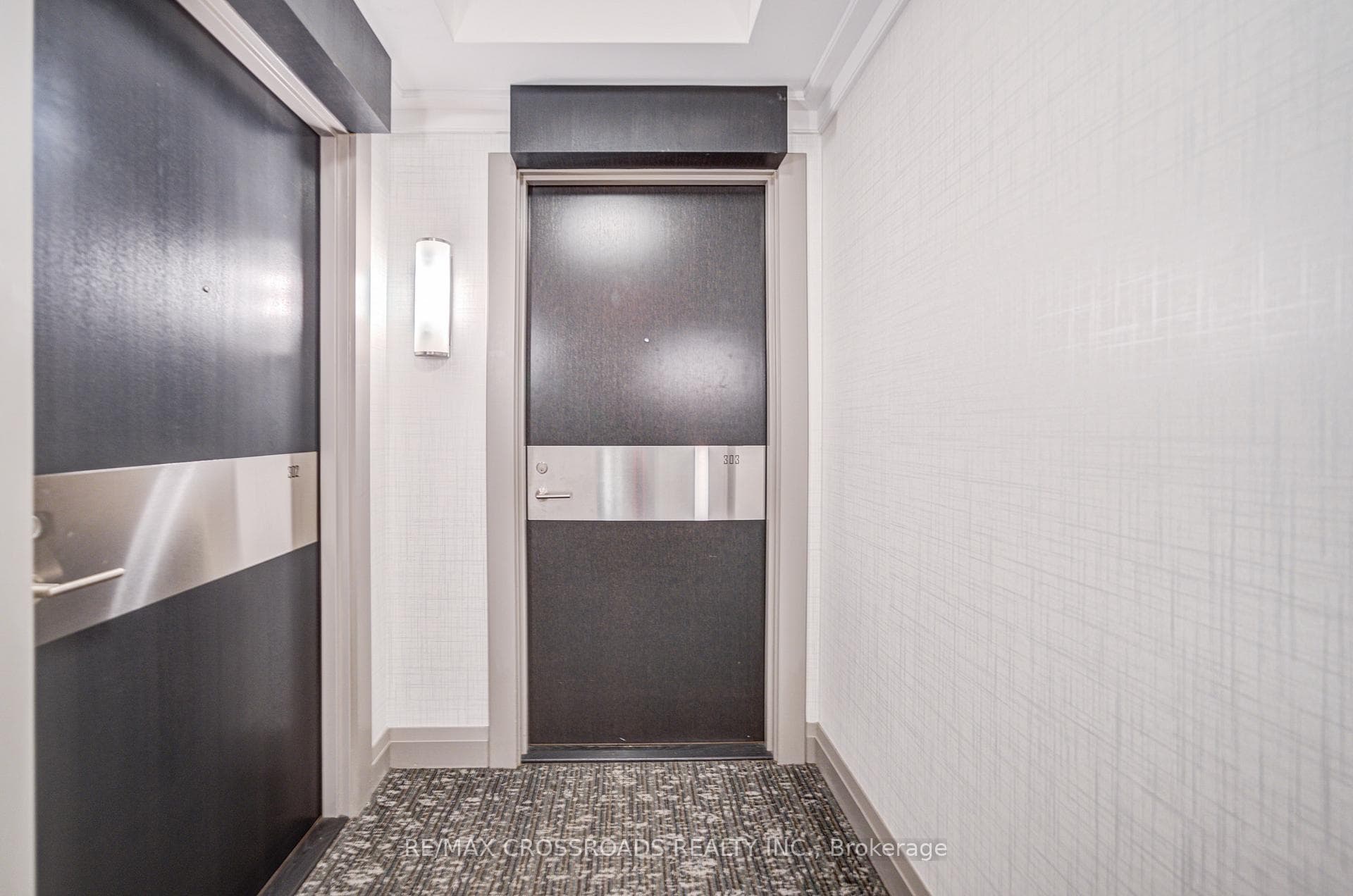 18 Graydon Hall Drive Unit 303 photo 5