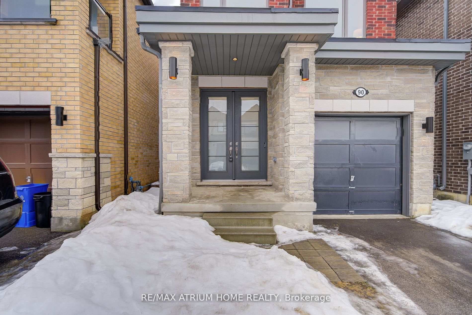 90 Hesperus Road photo 3