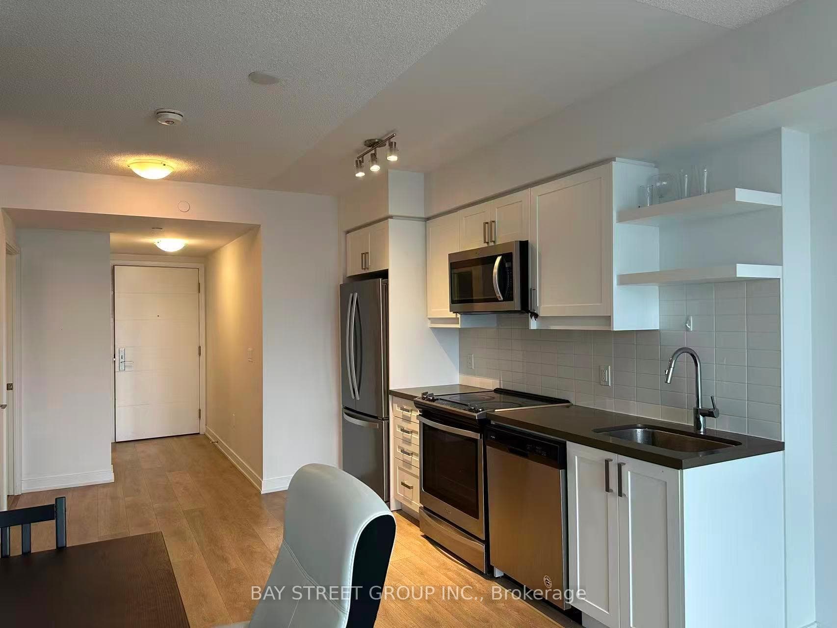 50 Wellesley Street Unit 3709 photo 5