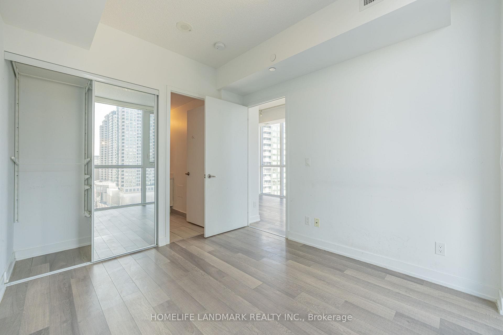 5180 Yonge Street Unit 1207 photo 20