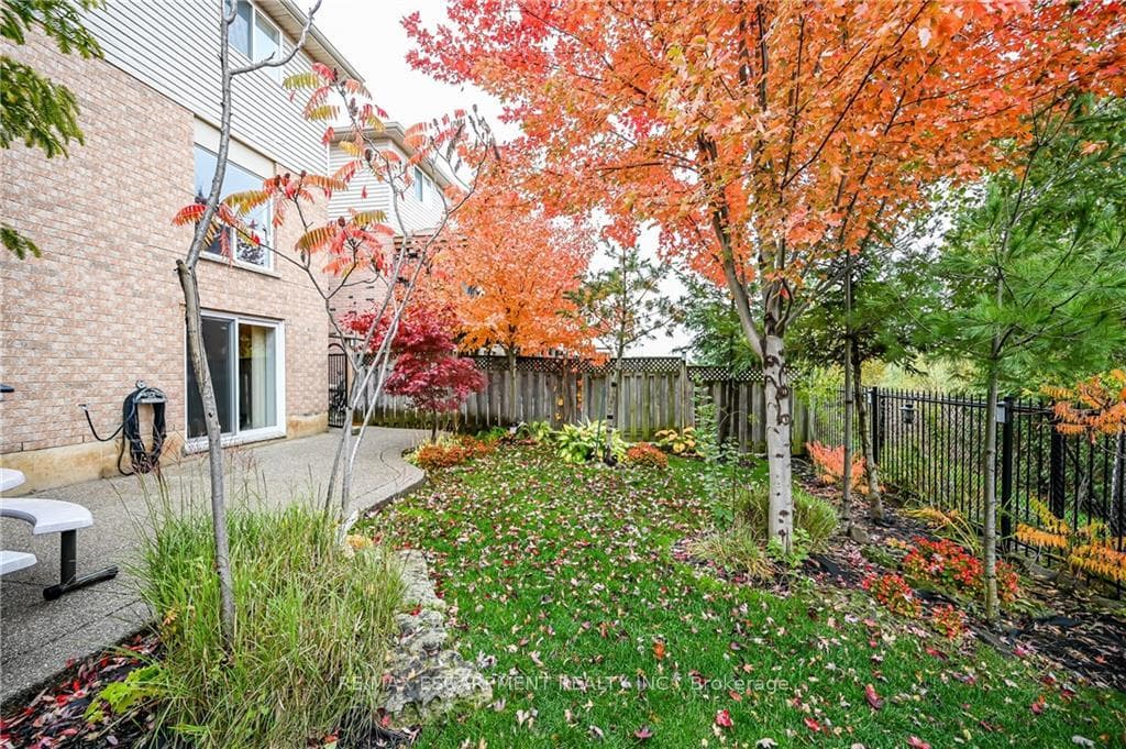 129 Thames Way Unit Lower photo 27