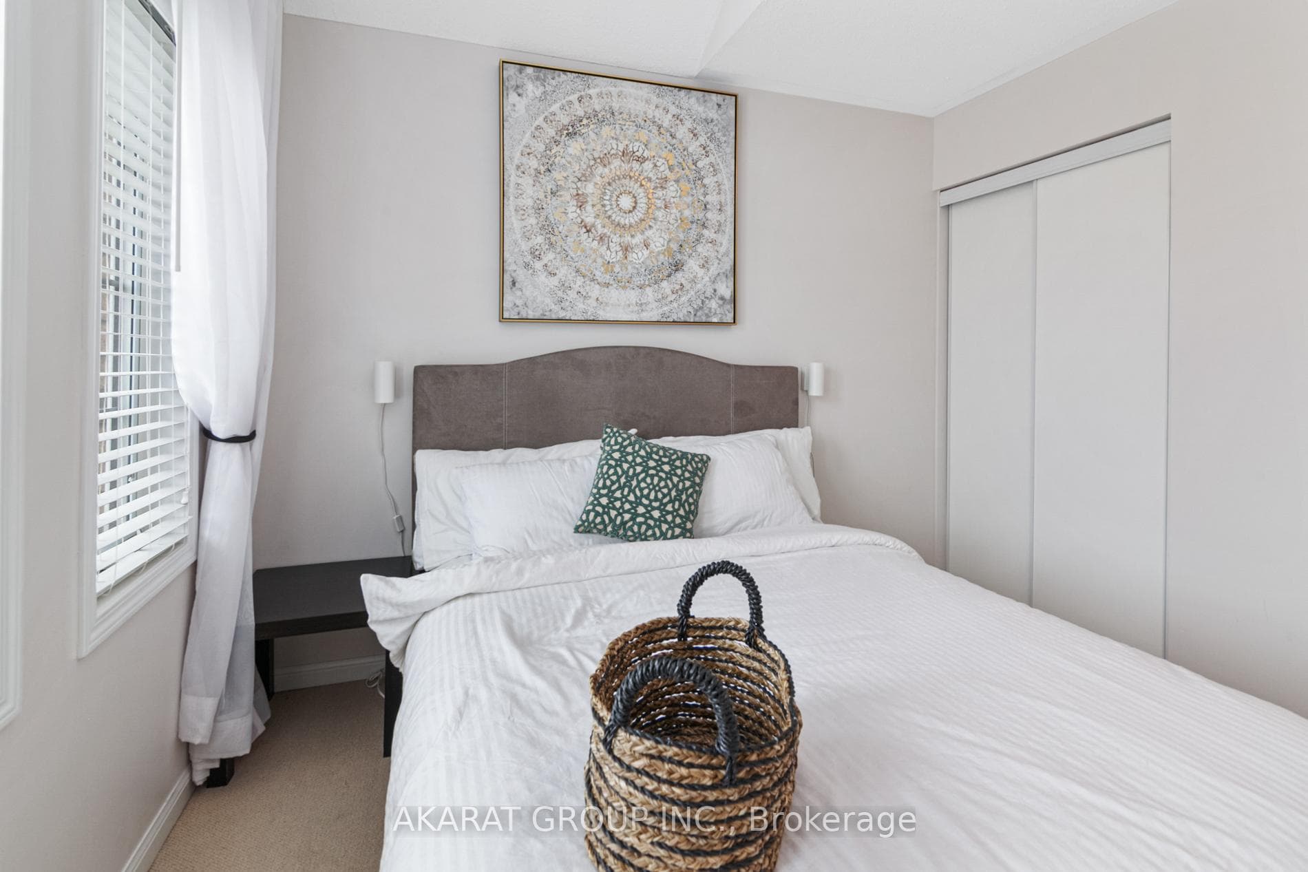 608 Brothers Crescent photo 28