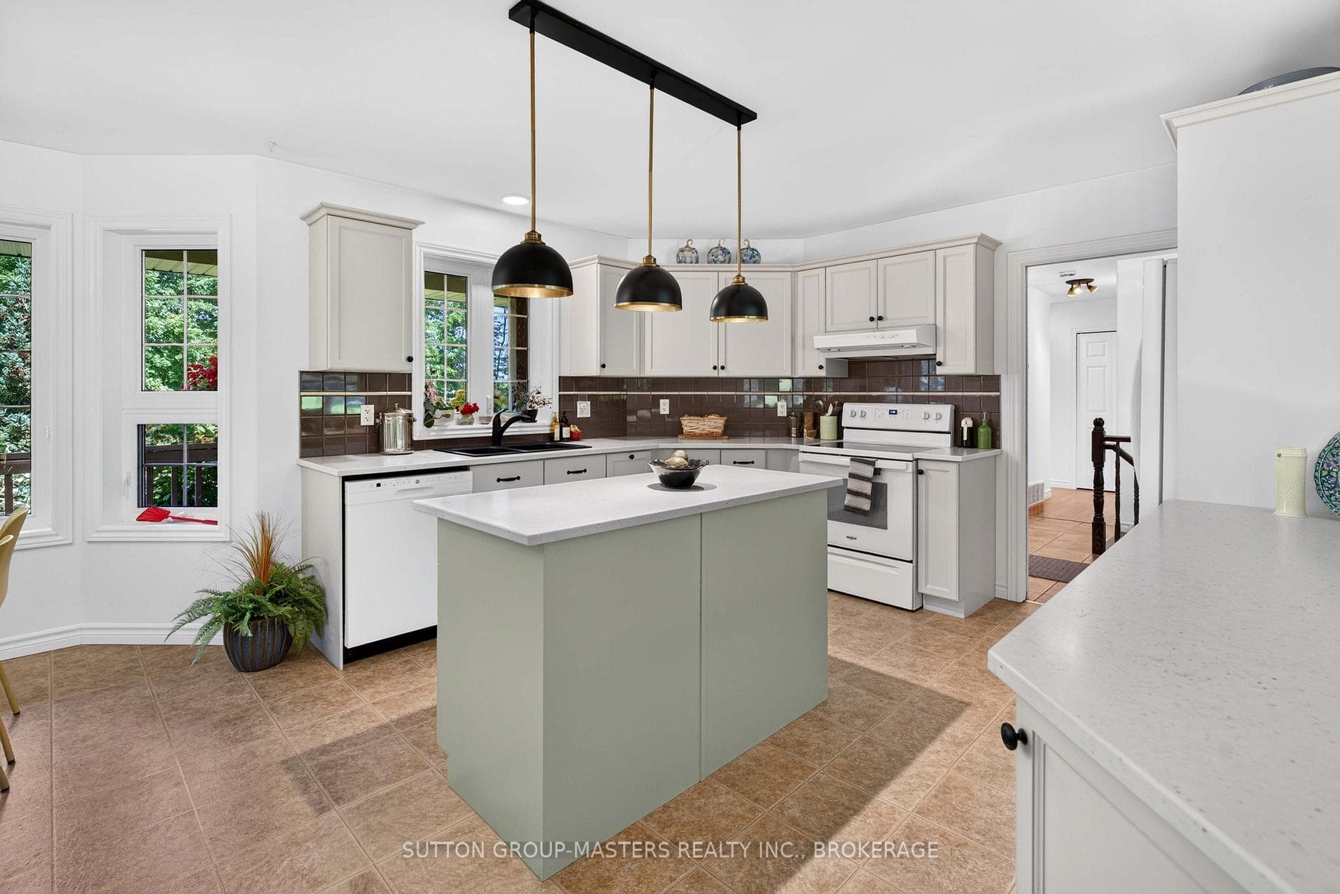 710 Maple Road photo 34