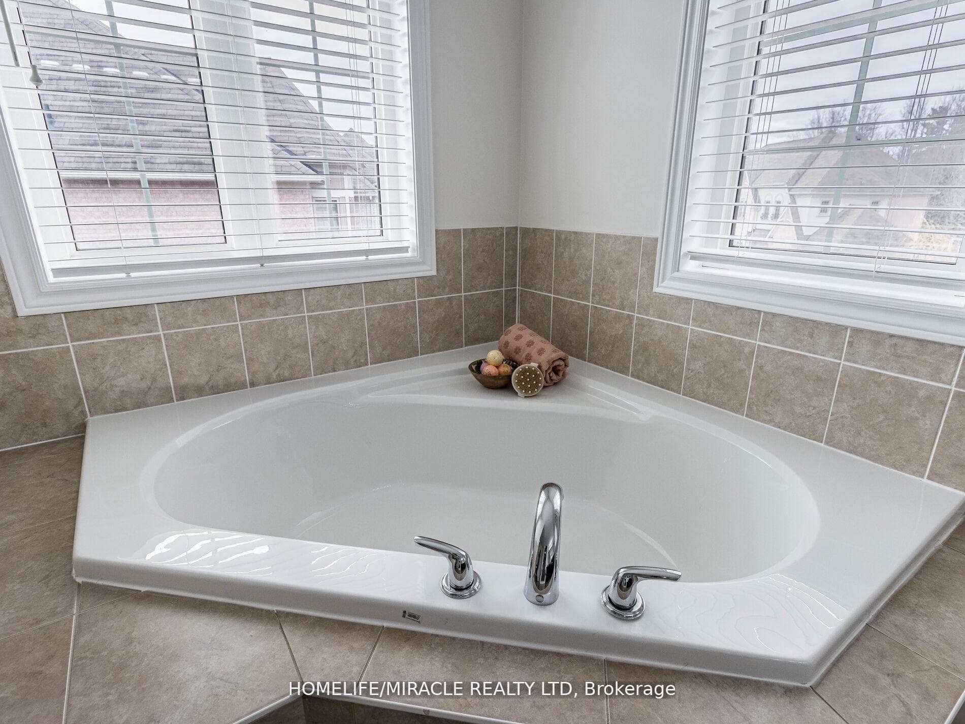 129 Leadership Drive photo 17
