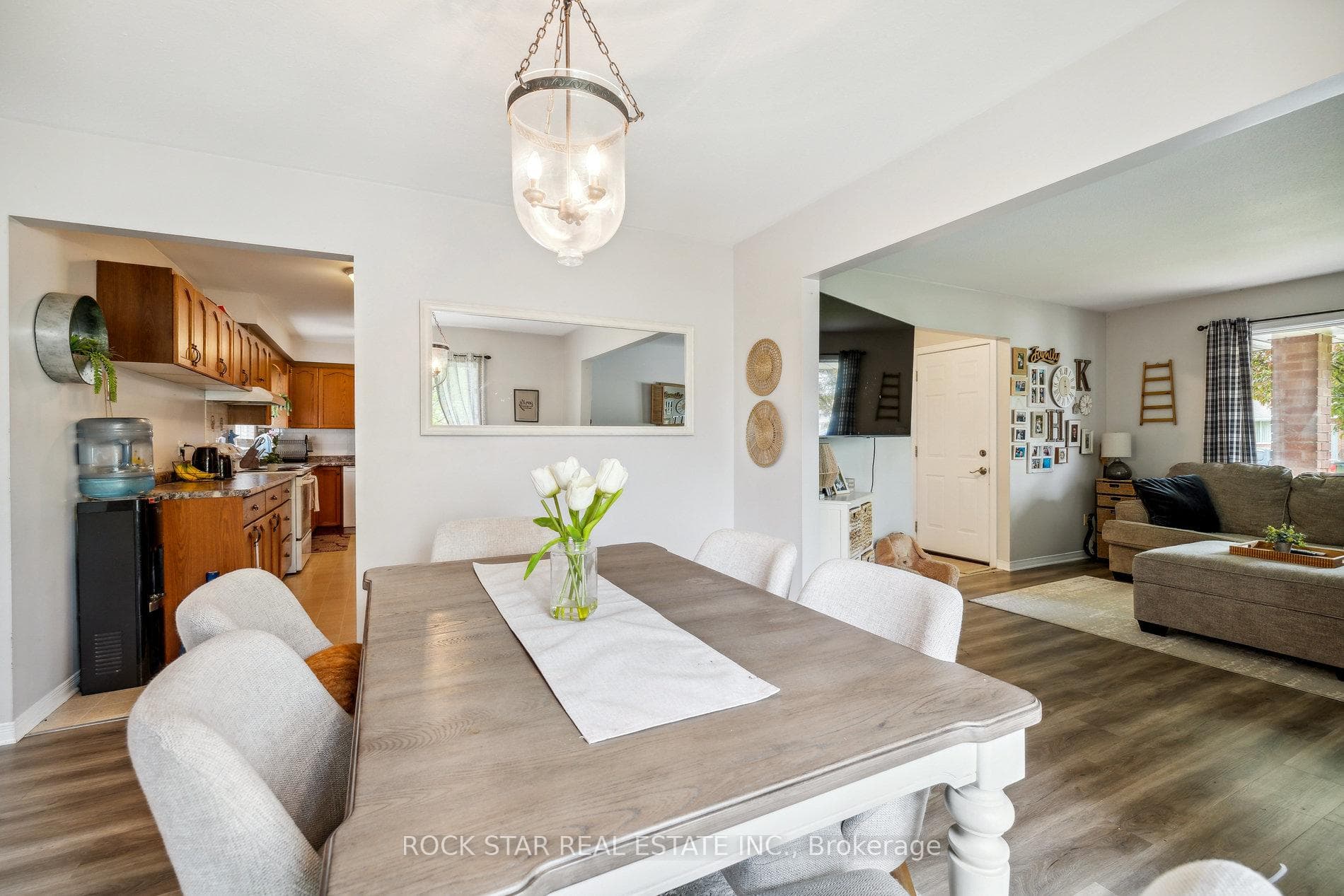 817 Clare Avenue photo 9