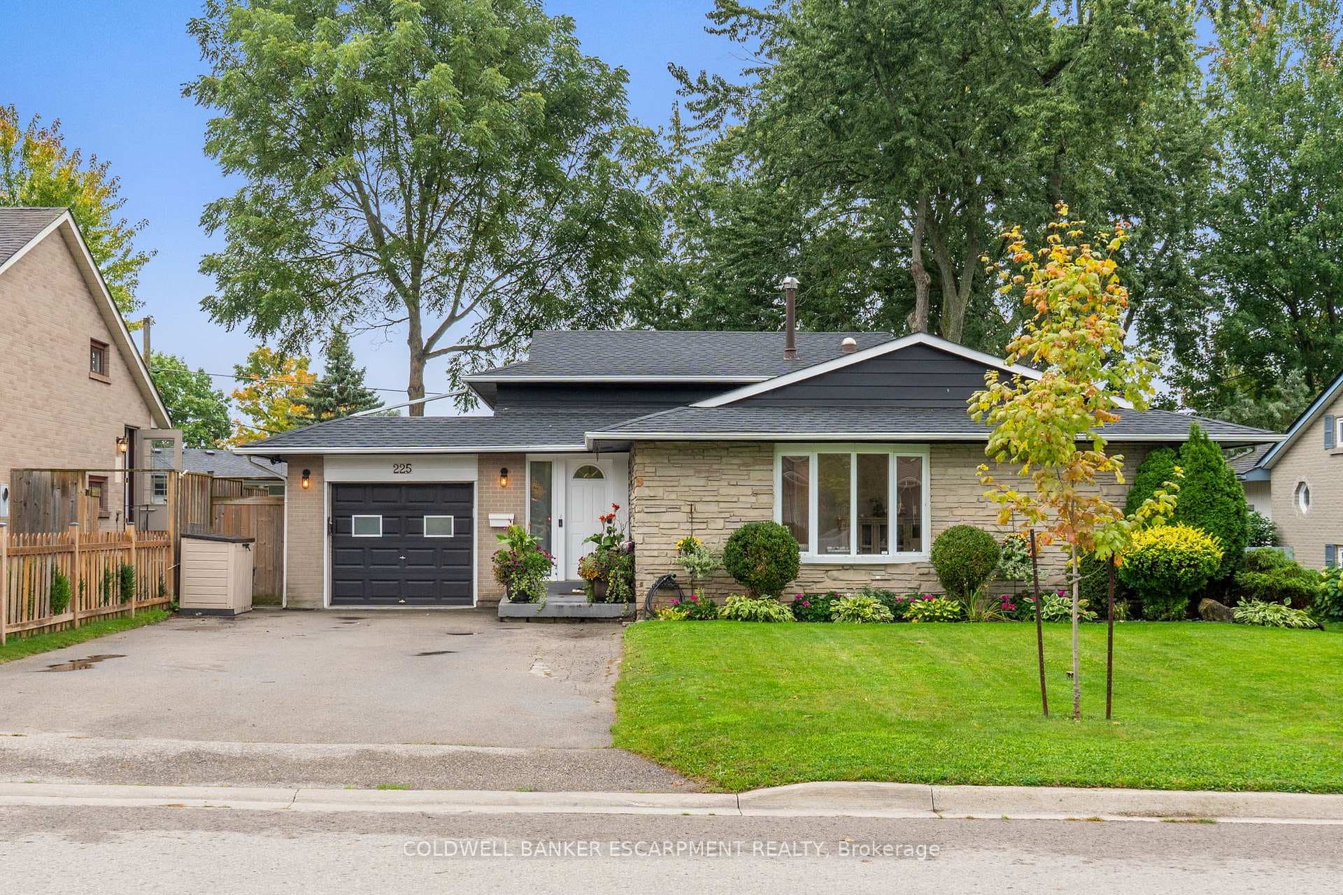 225 Elmore Drive photo 2