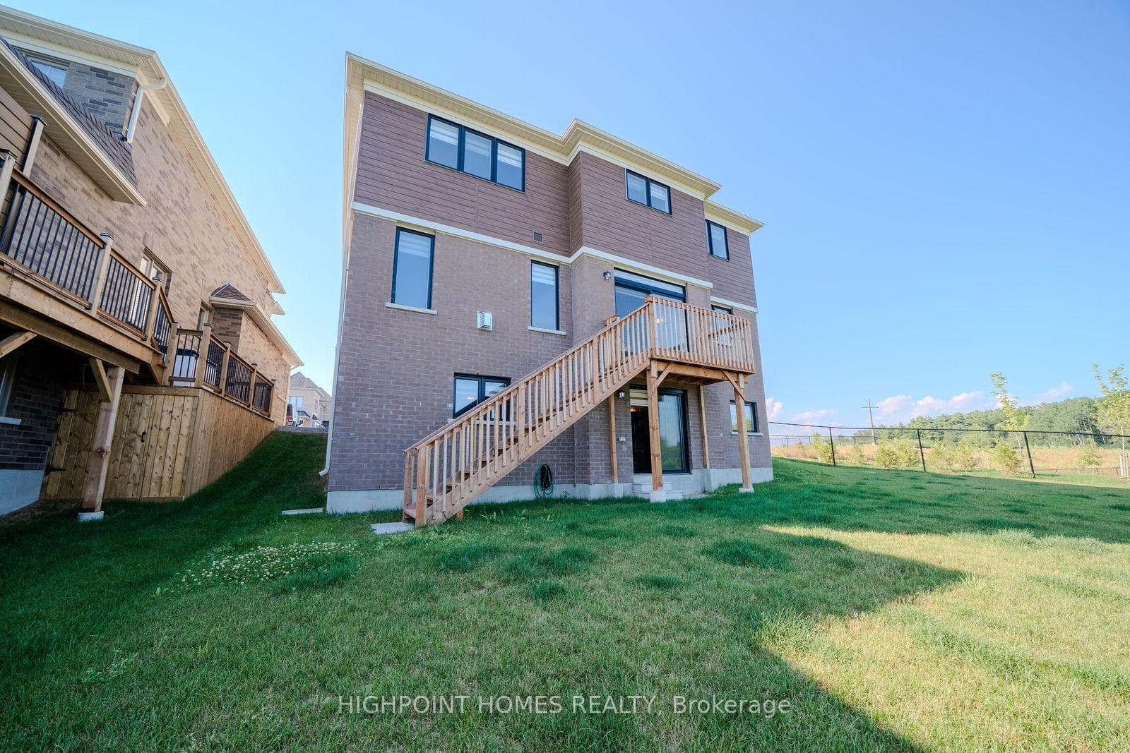 512 Trevor Street photo 41