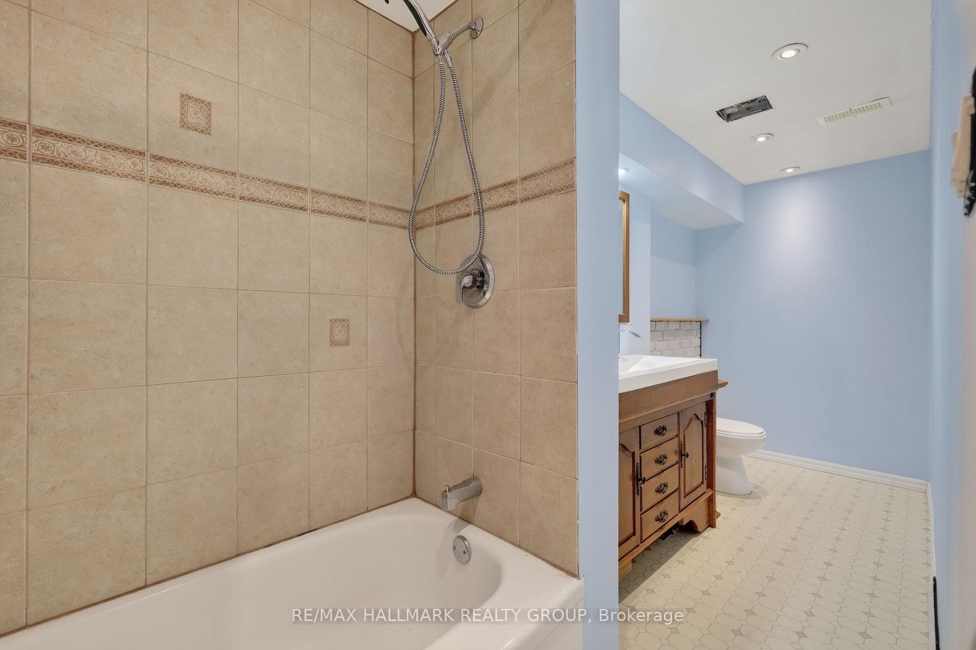 2205 Woods Street photo 33
