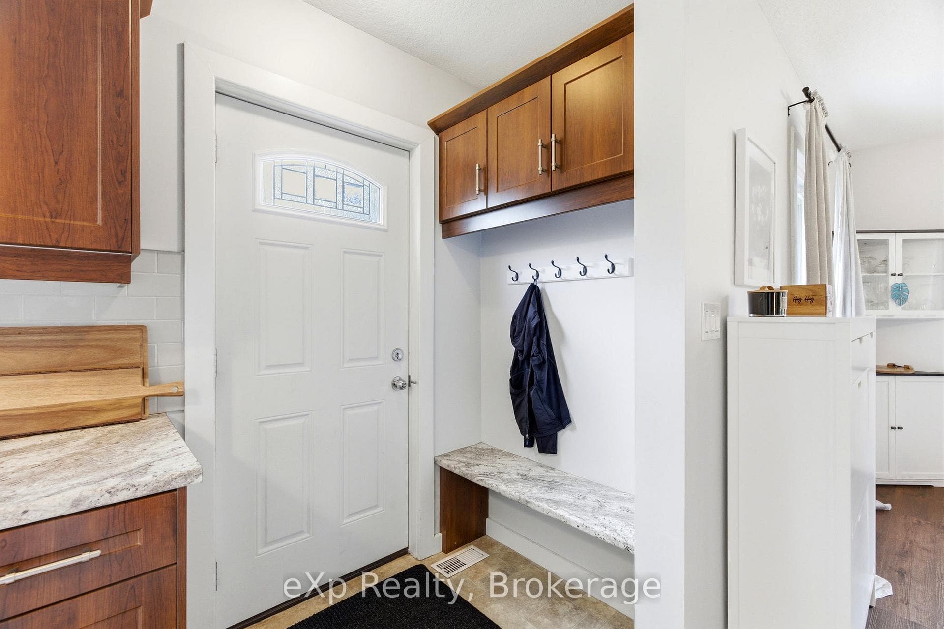 52 Avondale Avenue photo 5