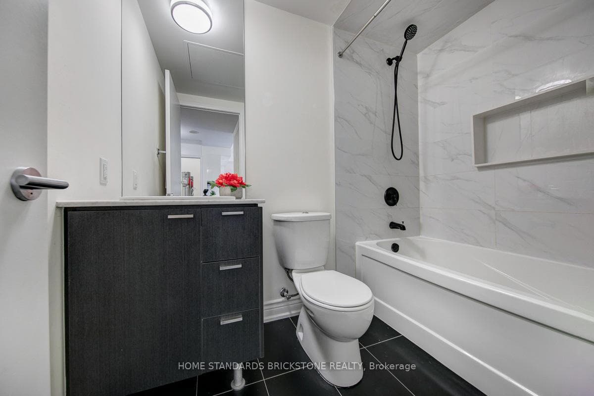 375 King Street Unit 506 photo 26