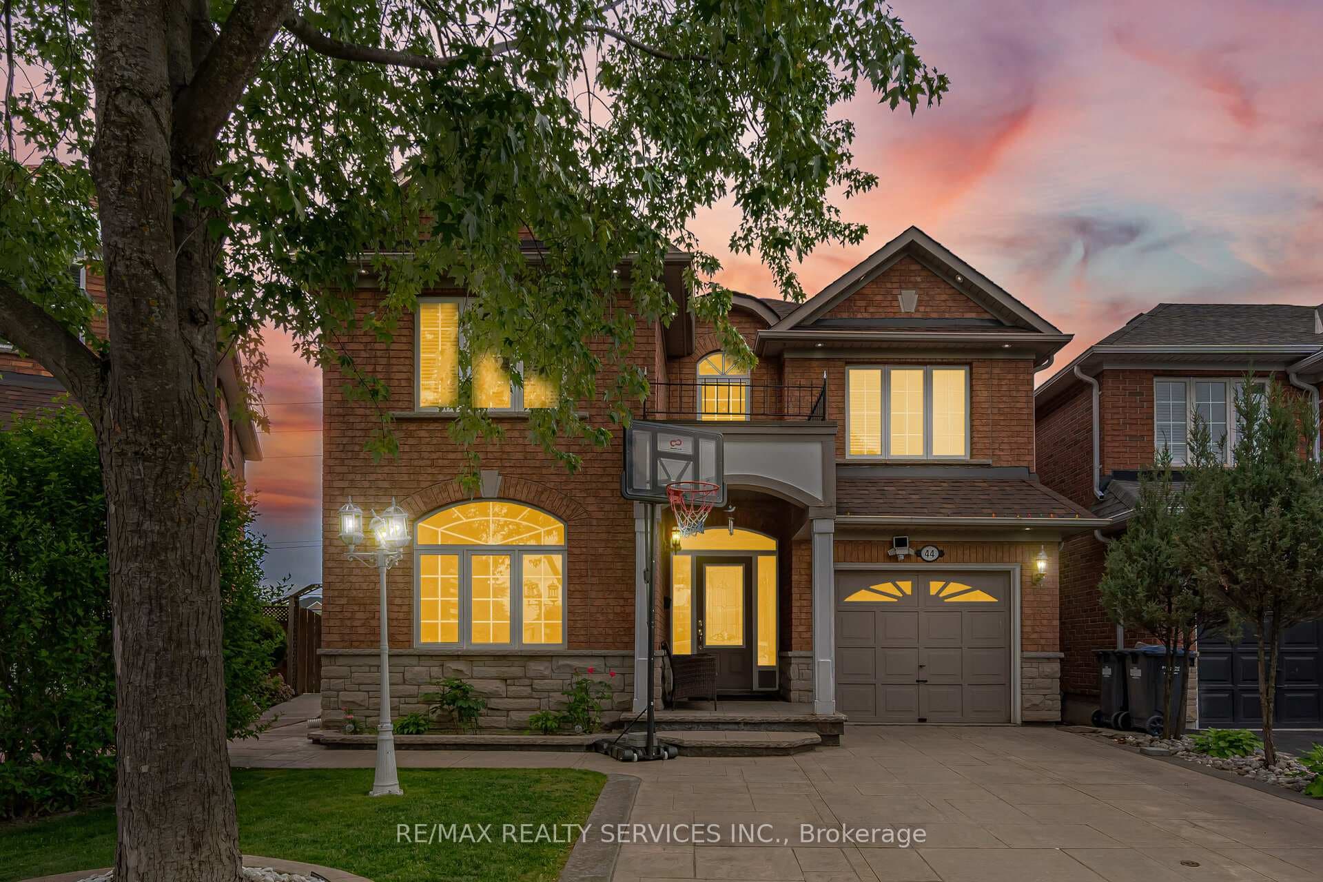 44 Brambirch Crescent photo 1