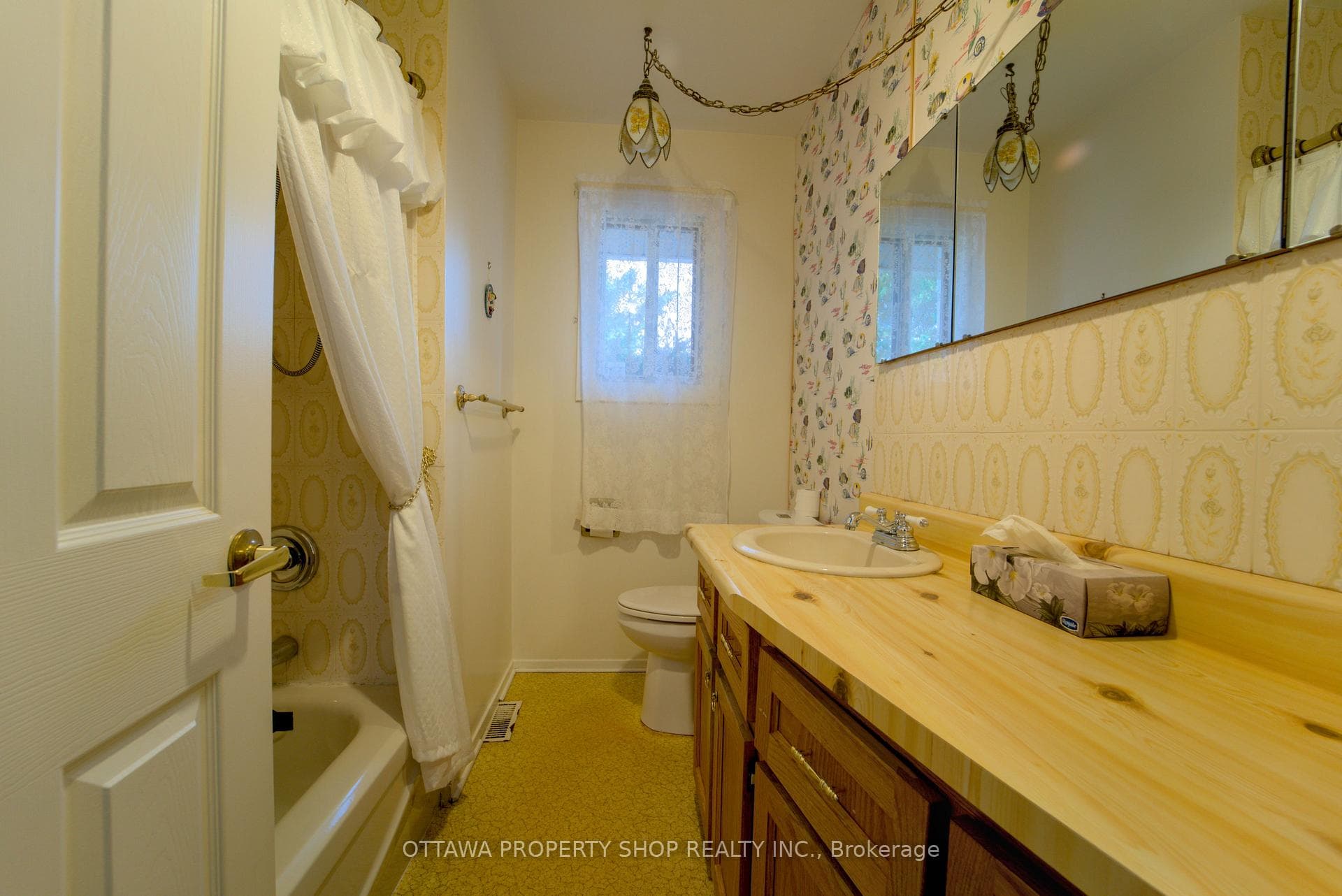 901 Charleswood Avenue photo 13