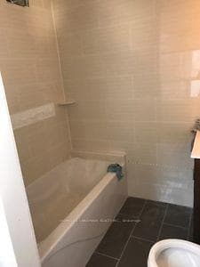 937 Dufferin Street Unit Upper photo 12