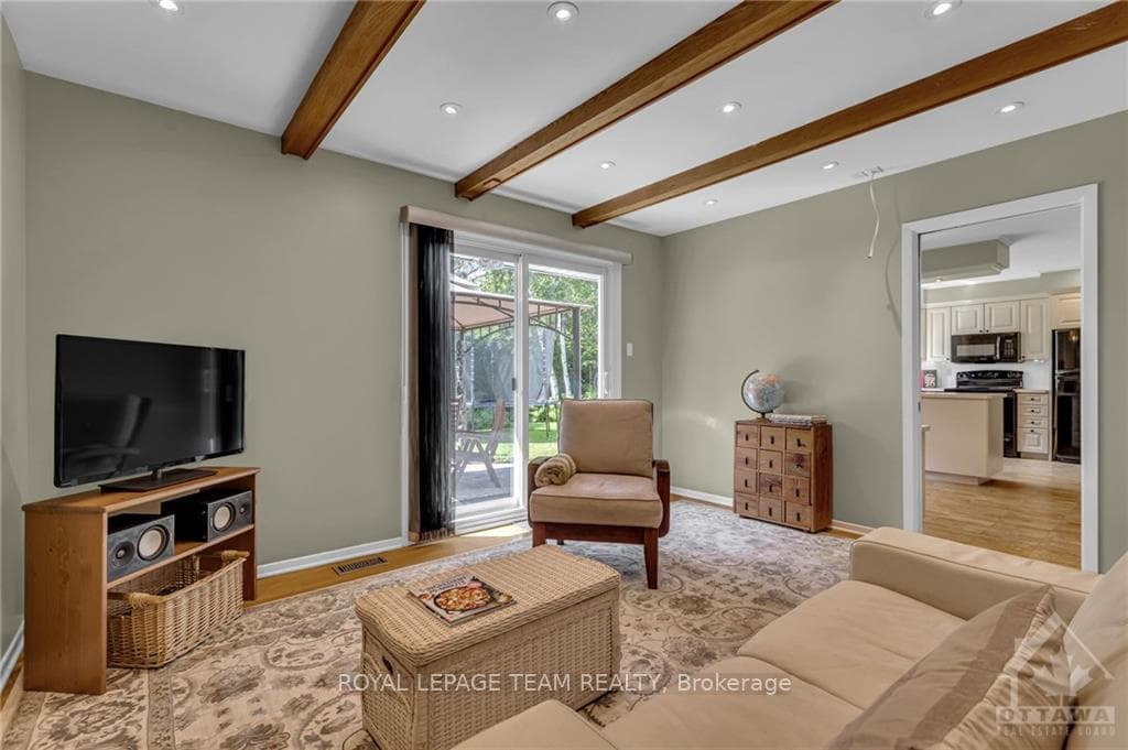 40 NANAIMO Drive photo 14