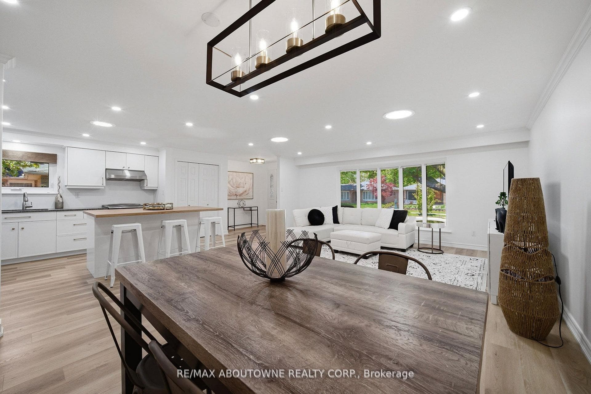 2306 Devon Road photo 8