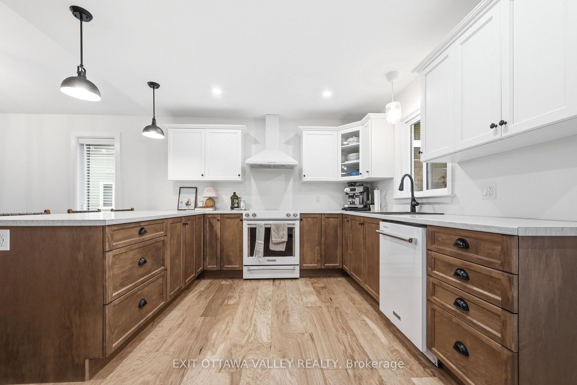 1038 Beatty Crescent photo 12