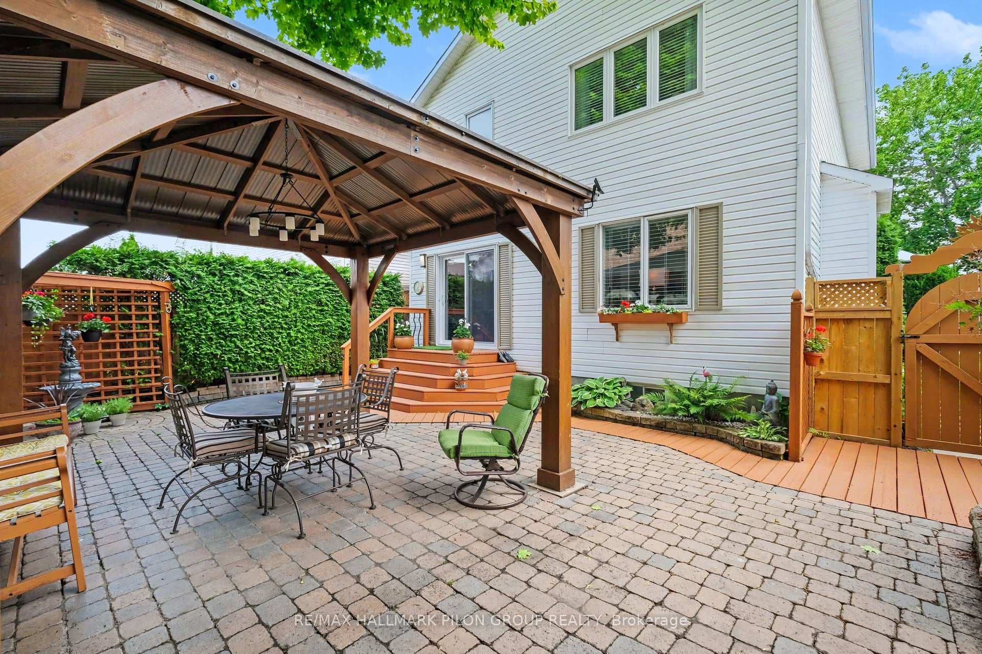 1466 Shawinigan Street photo 23
