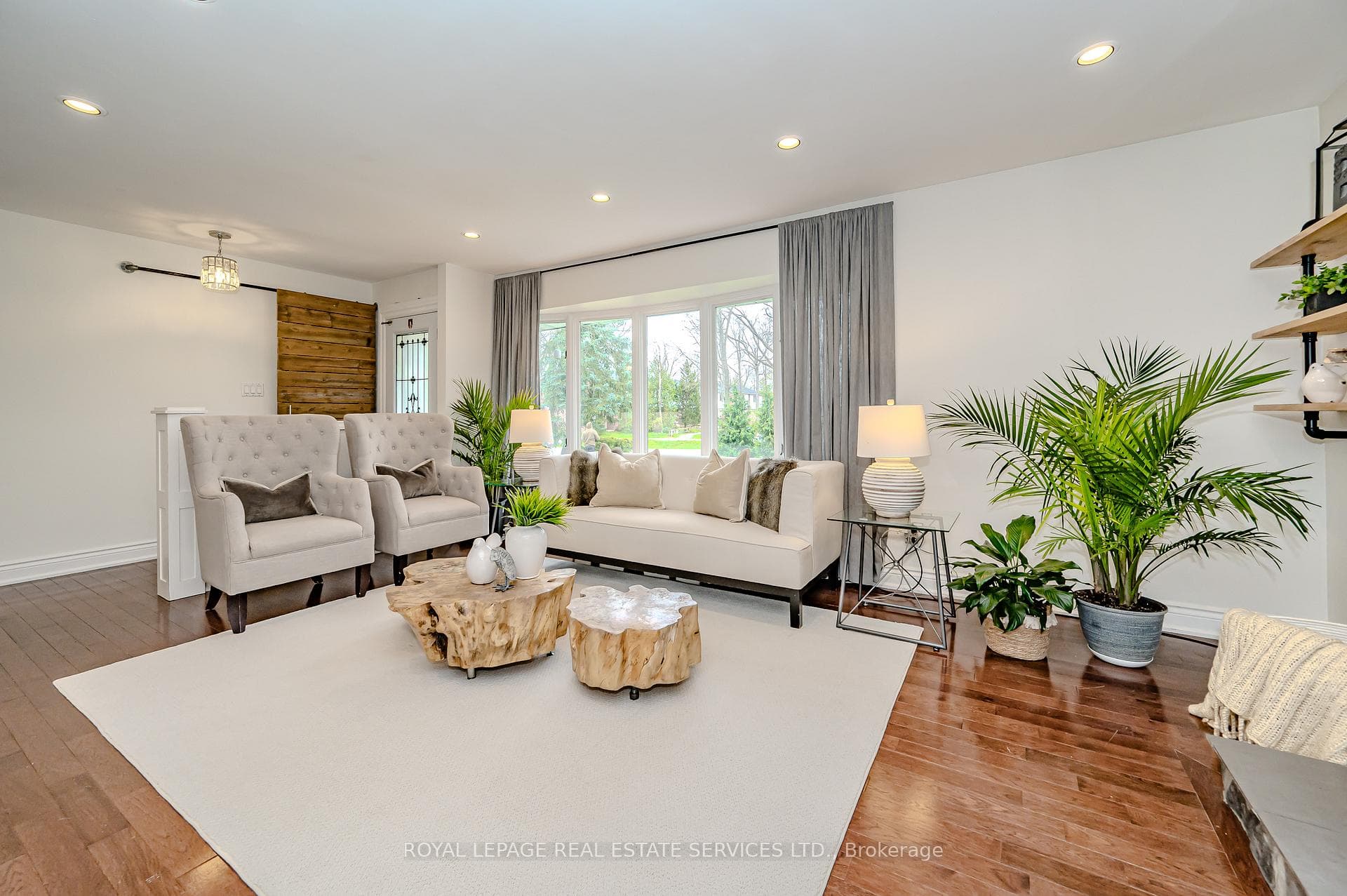 1267 Gainsborough Drive photo 8