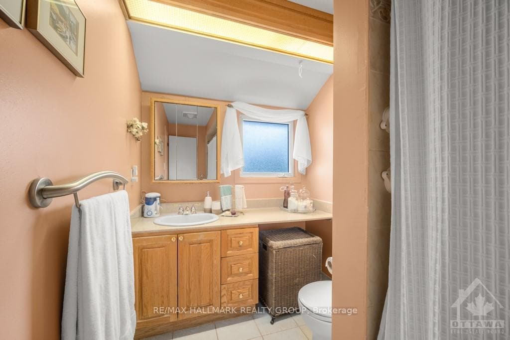 34 MELVILLE Drive photo 17