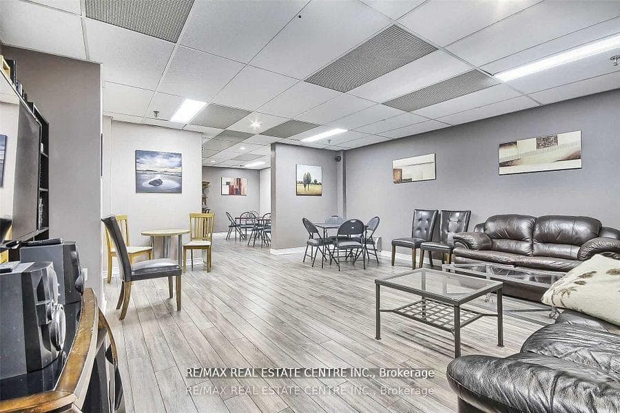 3621 Lakeshore Boulevard Unit 504 photo 22