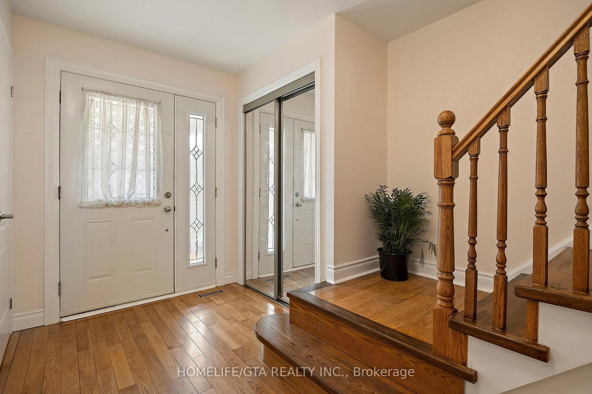 252 Timberbank Boulevard photo 4