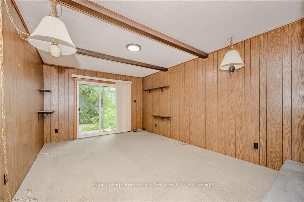 246 VANCE Drive photo 16