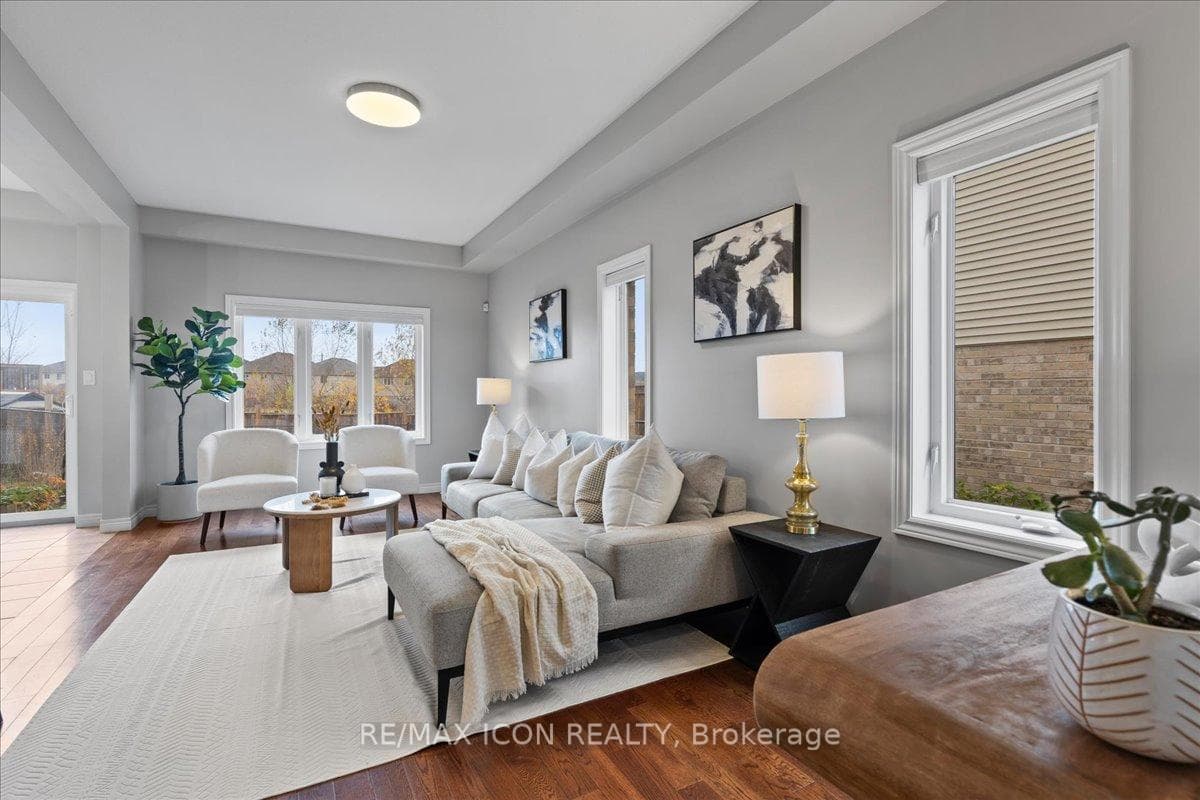230 Greenwater Place photo 4