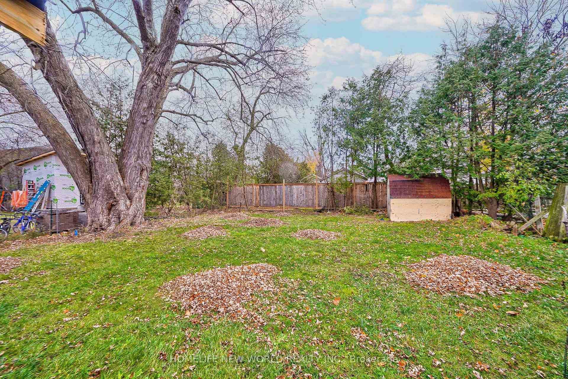 201 Pleasant Boulevard photo 32