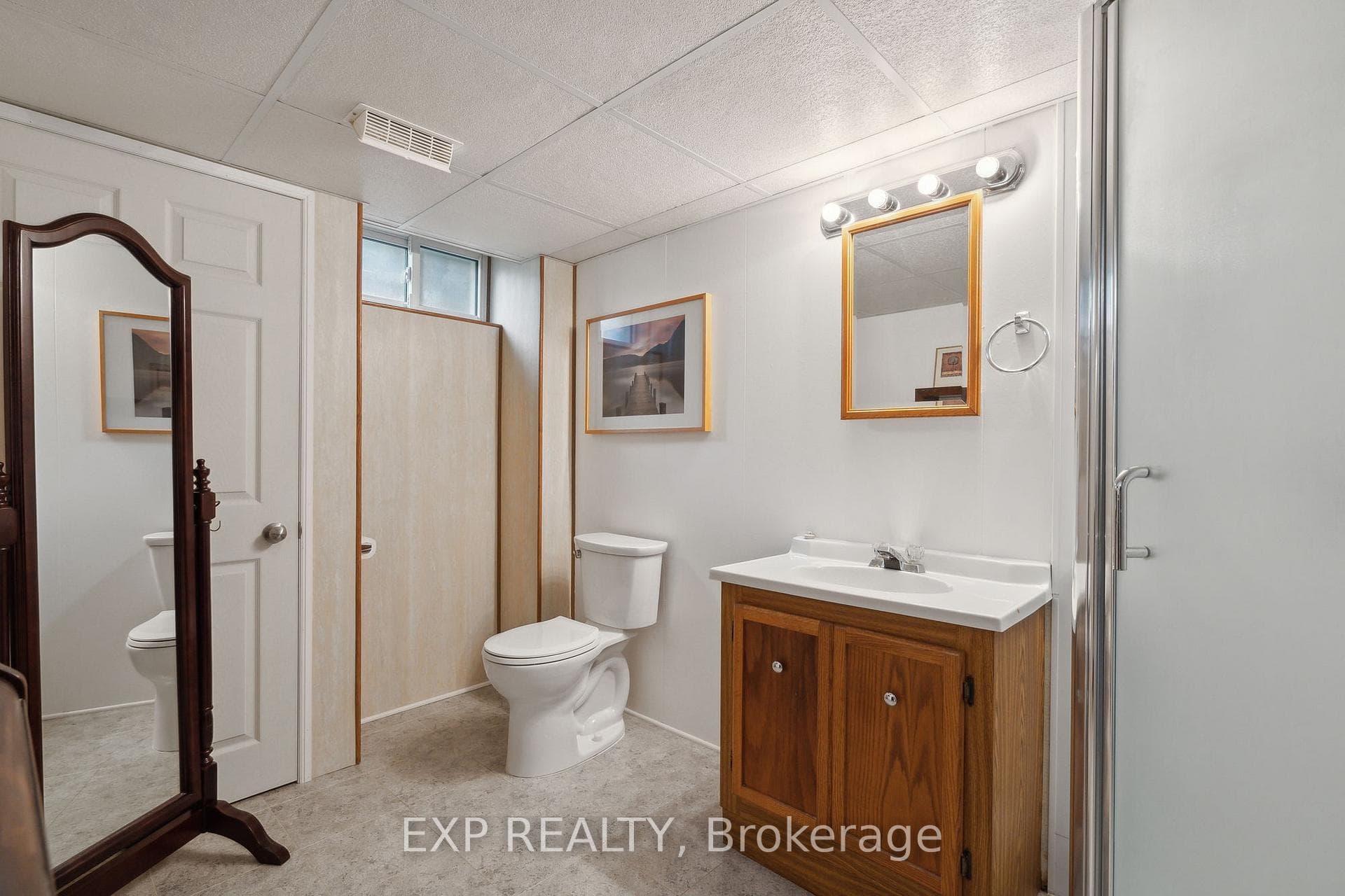 224 Irving Place photo 33