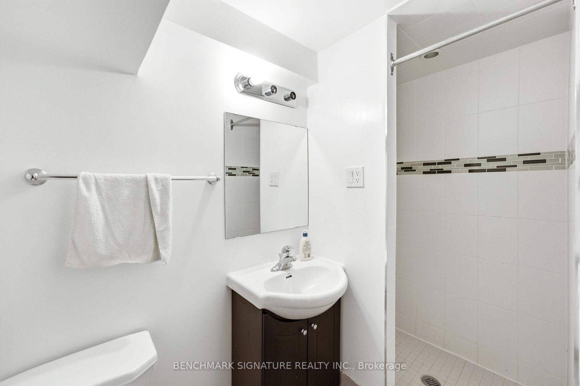51 Baybrook Crescent photo 31