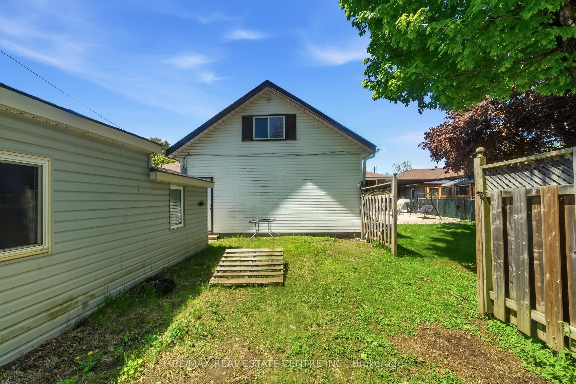 158 Plymouth Road photo 25