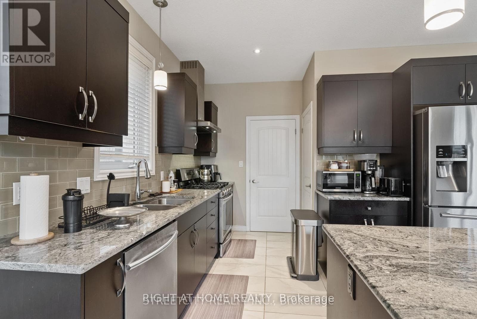 402 TANSBURY Street photo 13