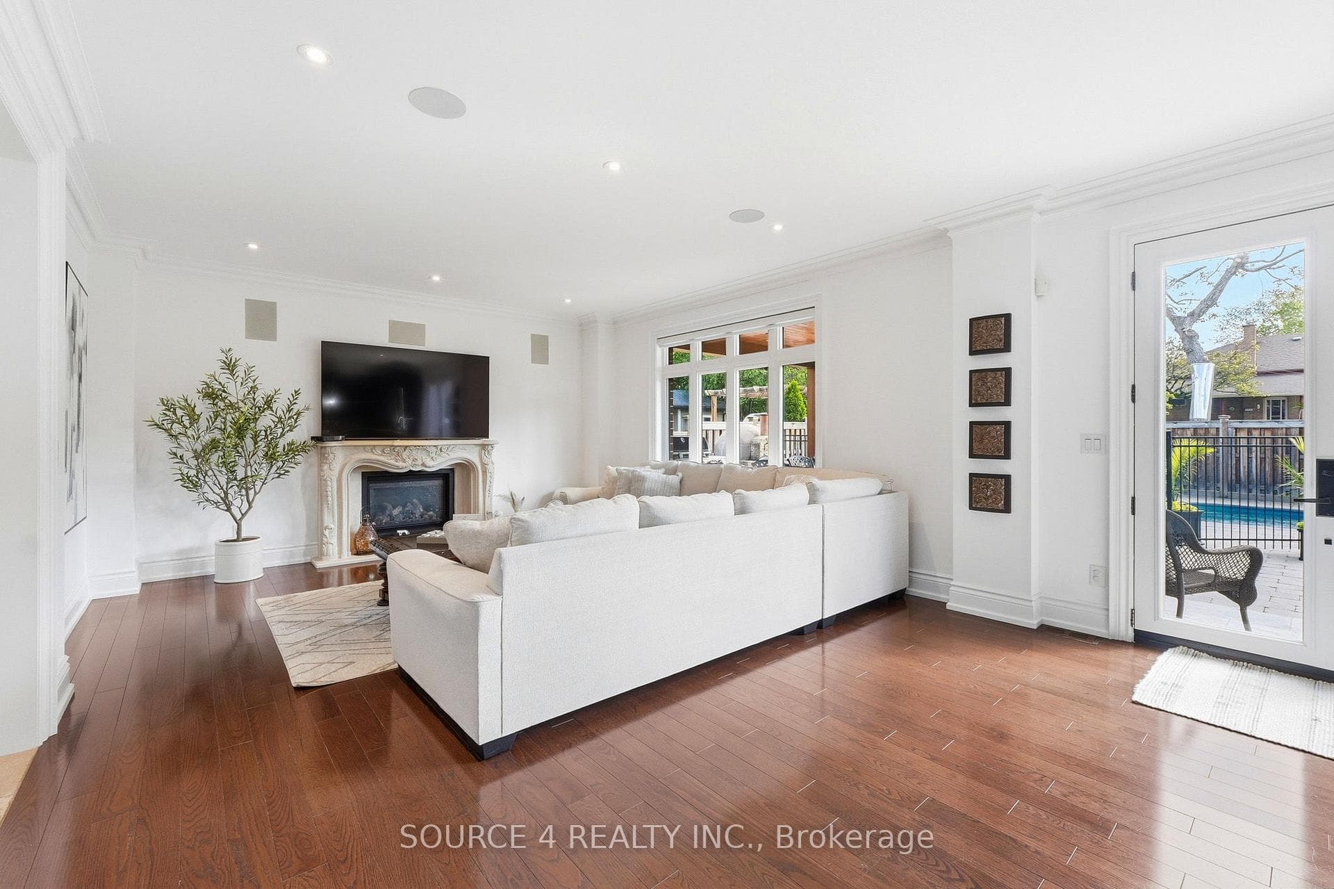 39 Amesbury Drive photo 16