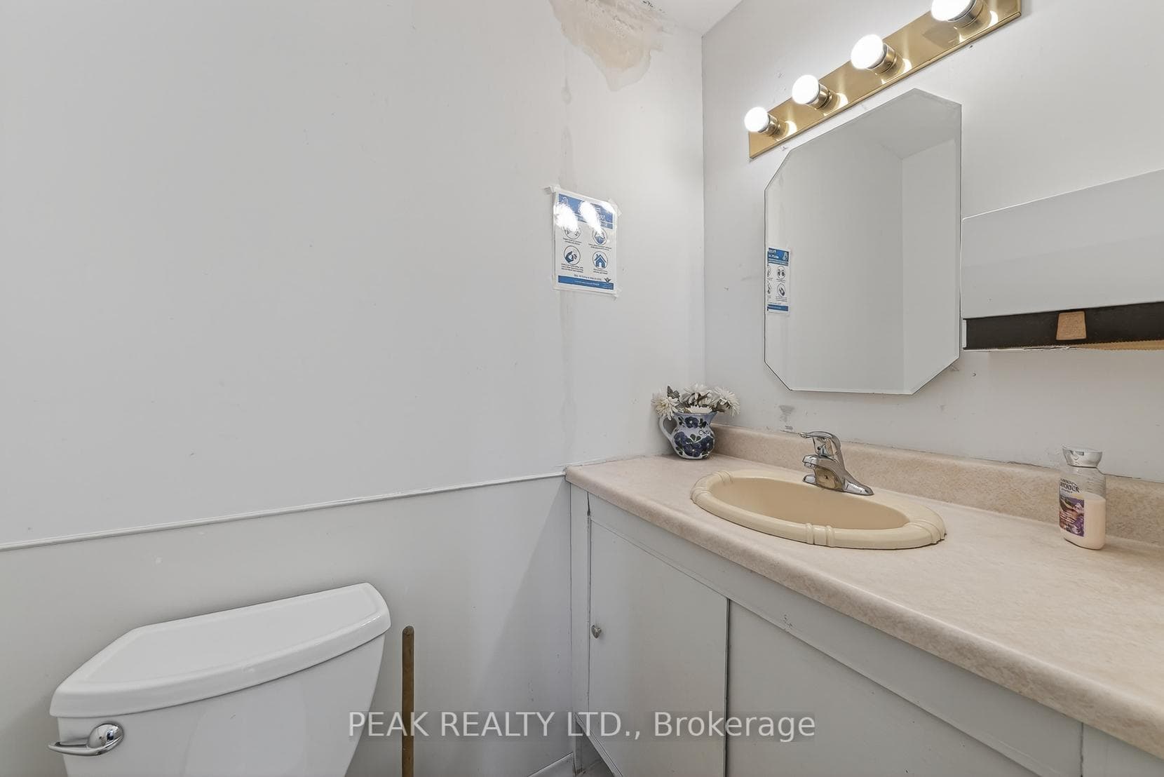 11 Byron Street photo 12