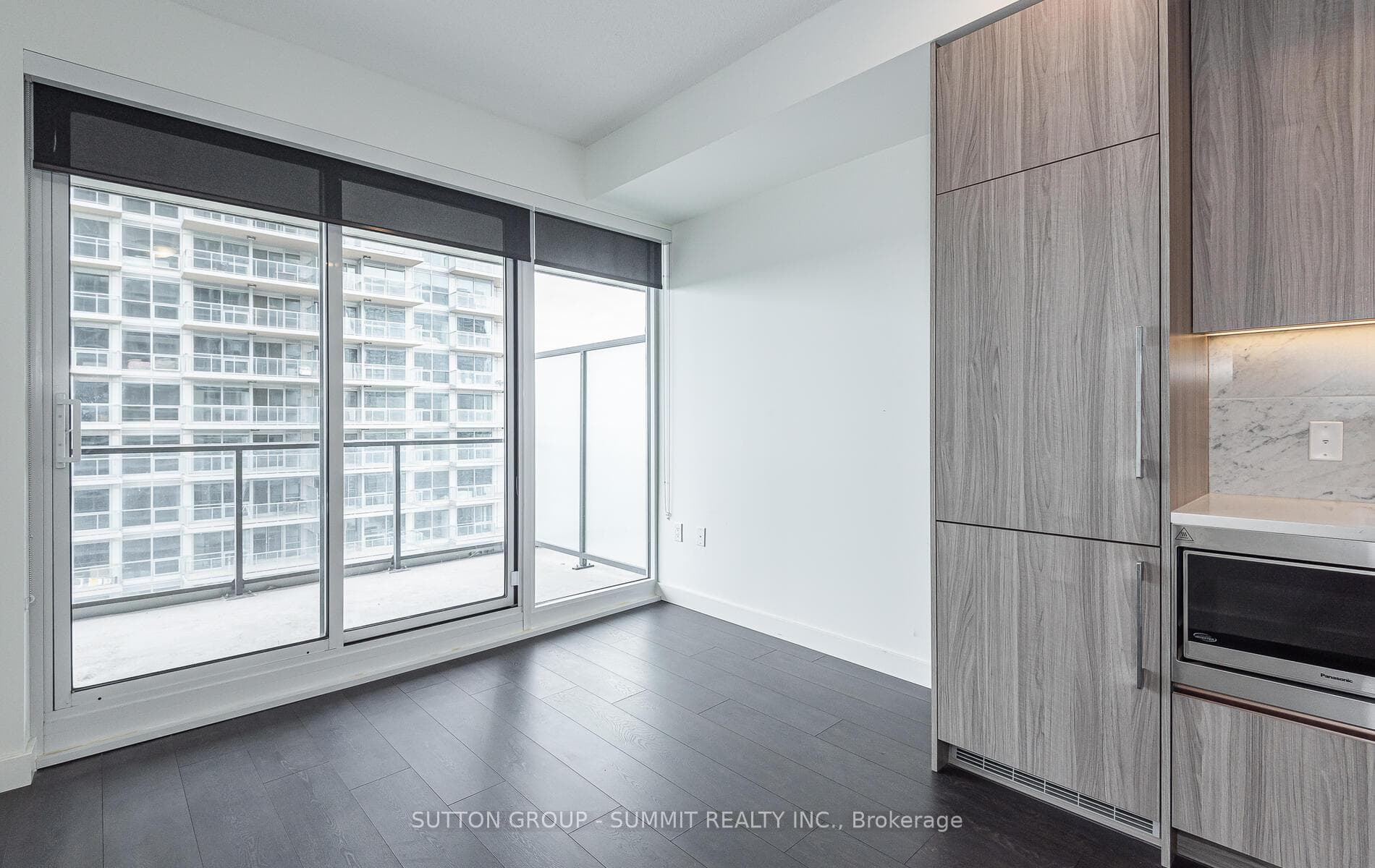 85 McMahon Drive Unit 1207 photo 10