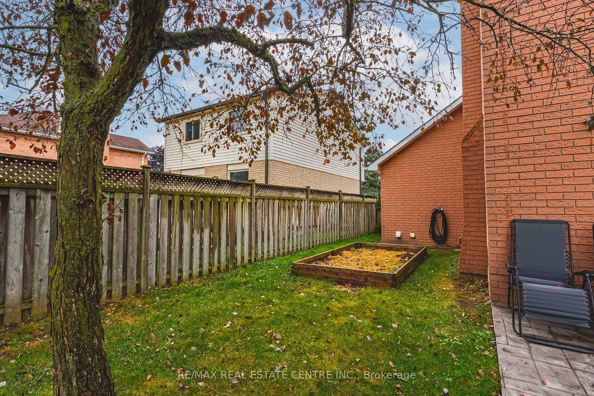 35 Cowan Boulevard photo 42