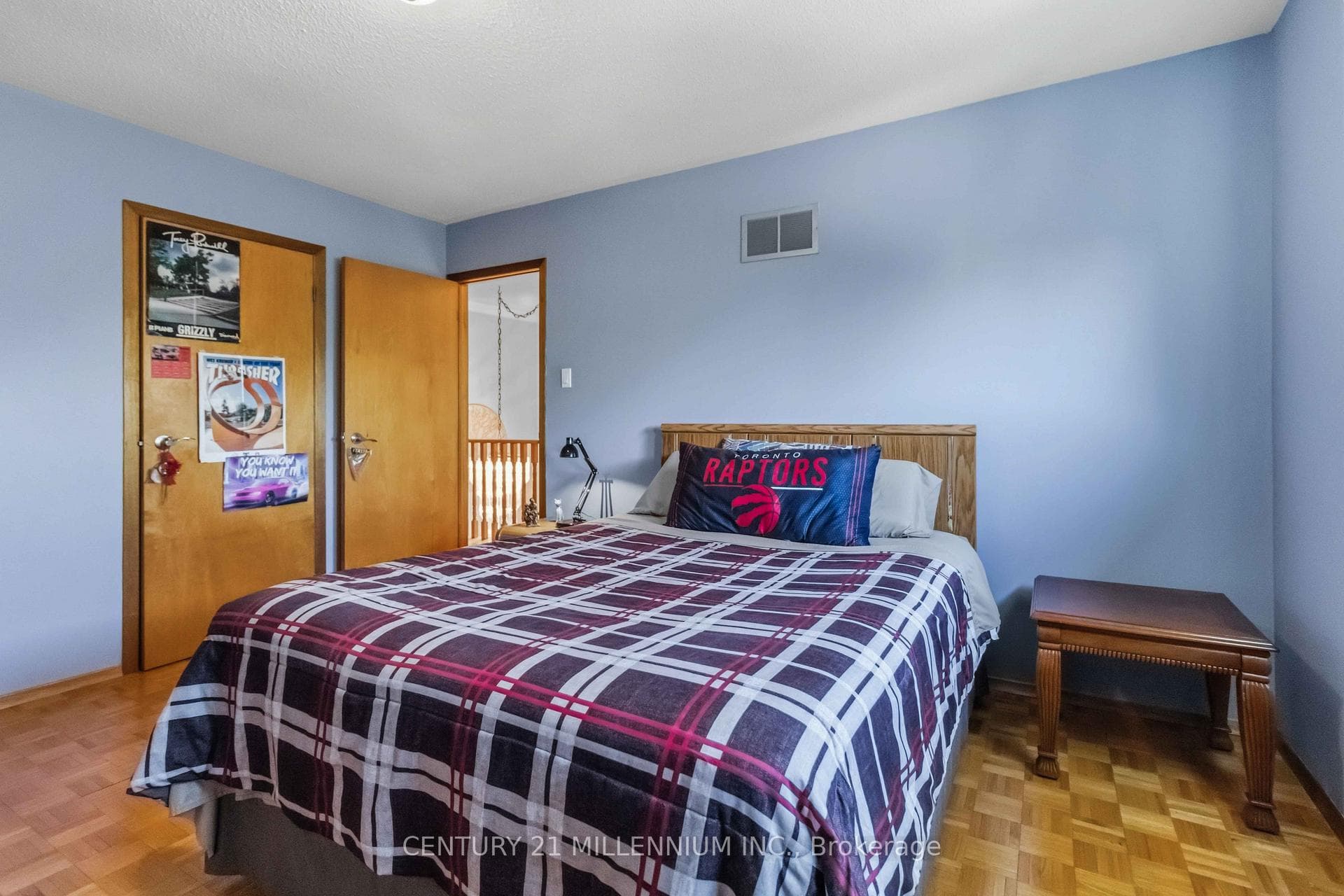 83 Sunforest Drive photo 25