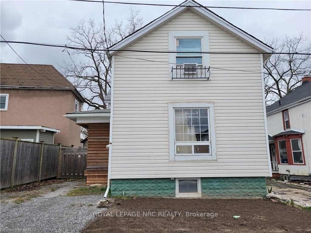 11 ALBINA Street photo 32