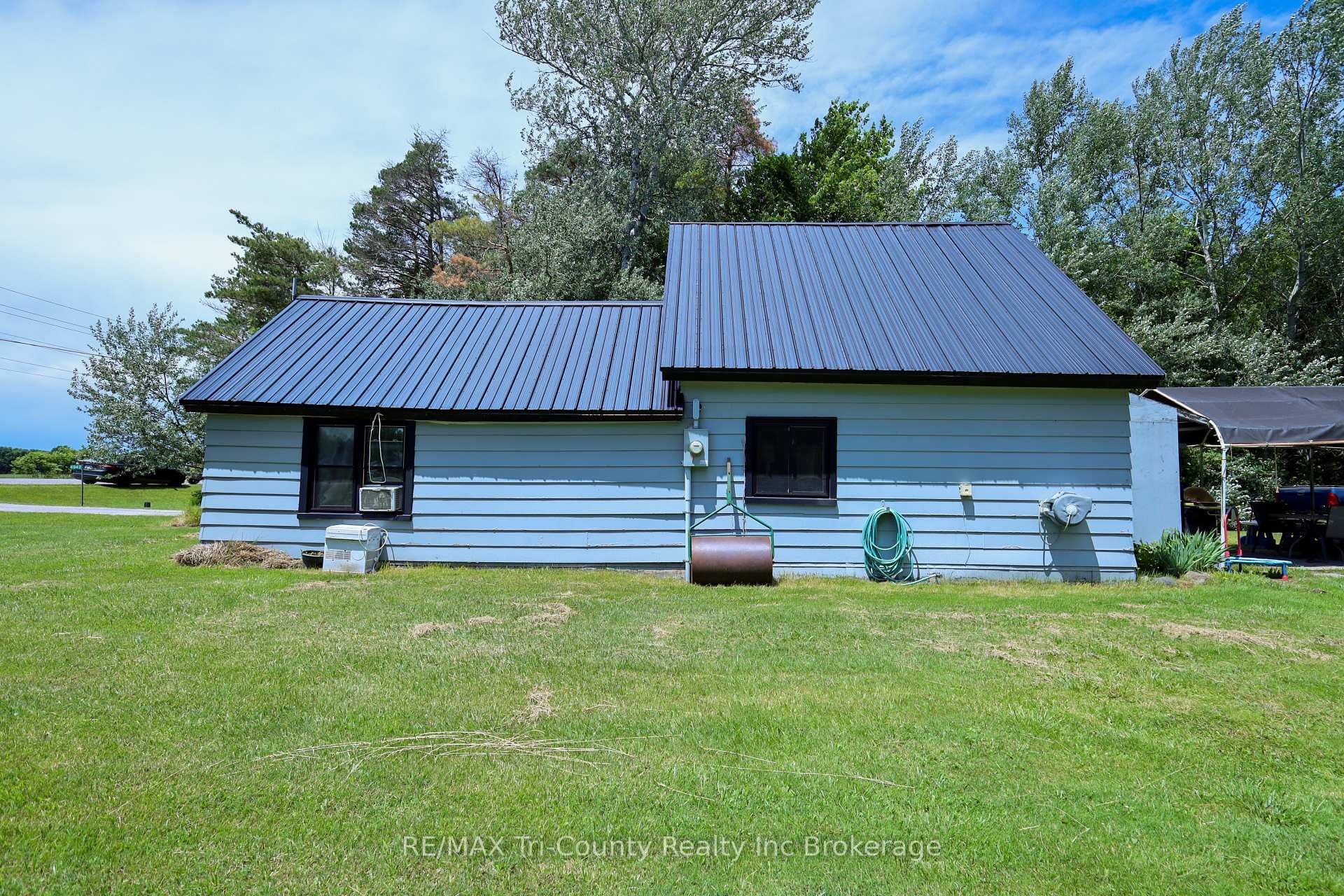 4942 59 Highway photo 30