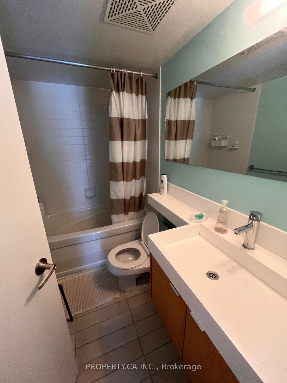 25 Telegram Mews Unit 515 photo 12