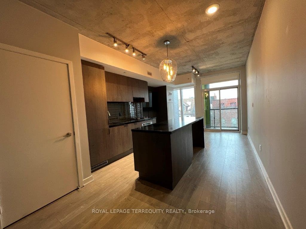 109 Ossington Avenue Unit 308 photo 5