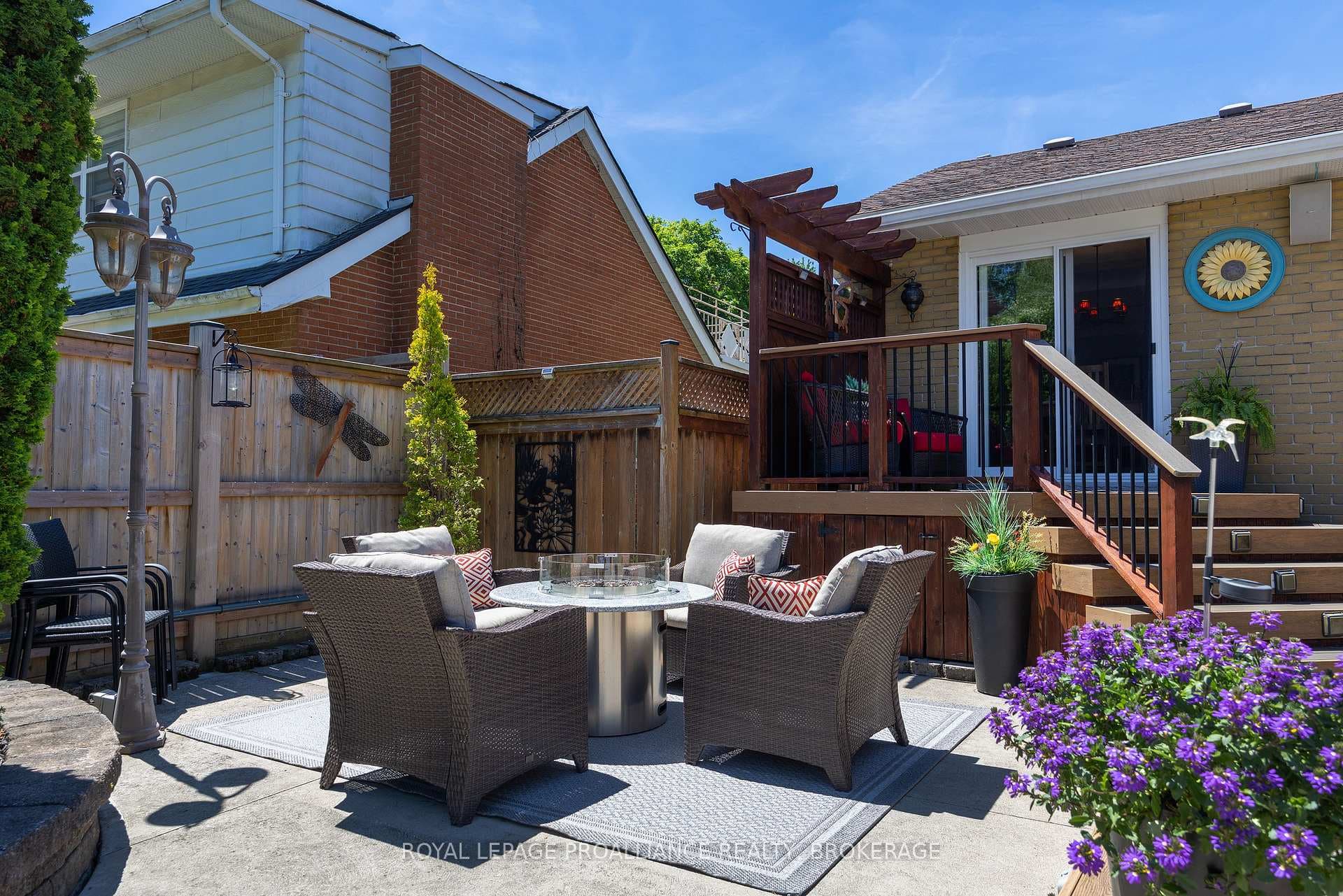 317 Avenue Road photo 11
