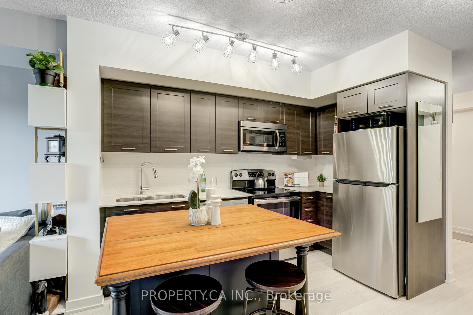 2220 Lake Shore Boulevard Unit 403 photo 10